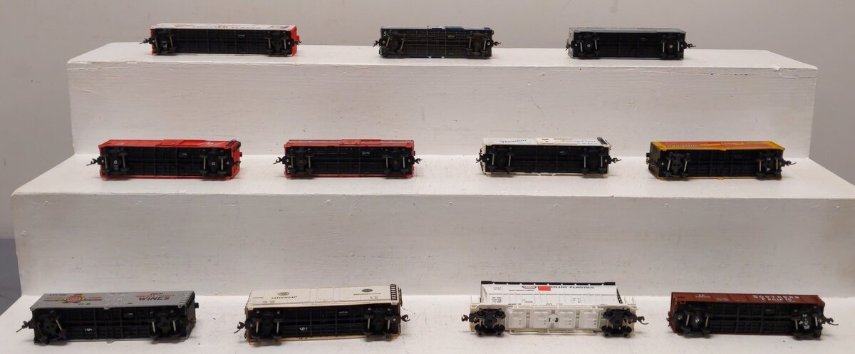 Roco HO Scale Assorted Freight- Boxcars, Reefer, Hopper, & Gondola [11] EX