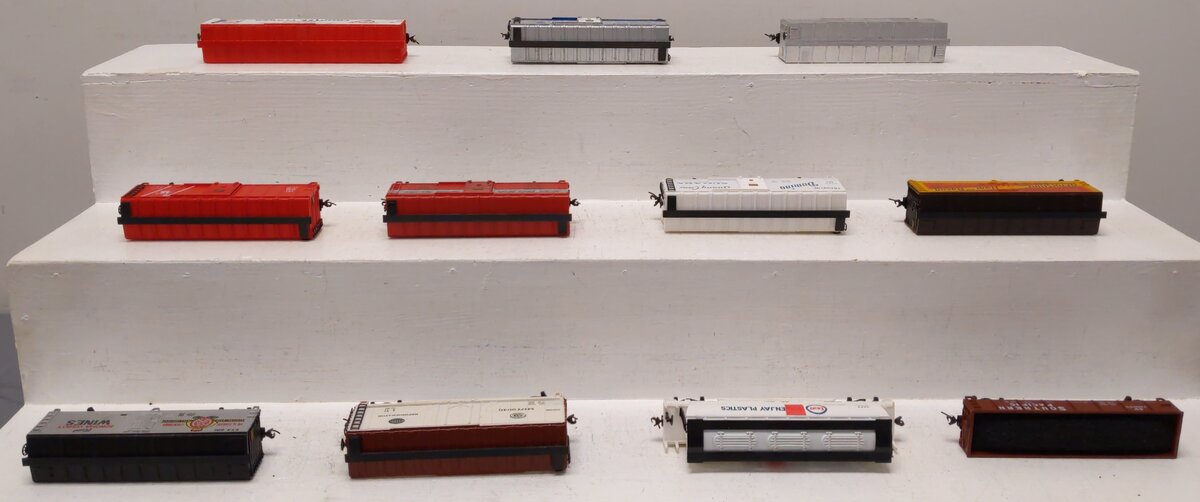 Roco HO Scale Assorted Freight- Boxcars, Reefer, Hopper, & Gondola [11] EX