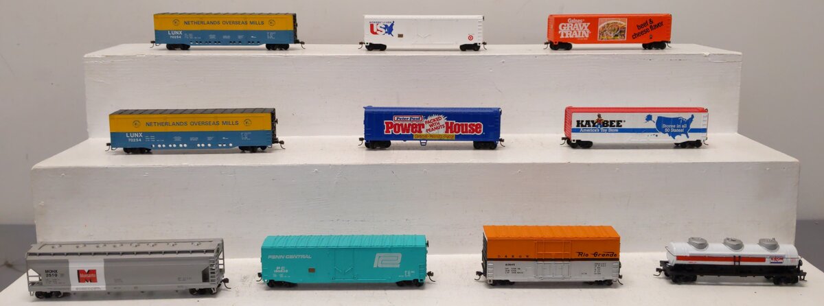 Bachmann HO Scale Assorted Freight- Boxcars, Covered Hoppers, & Tank Cars [10] EX