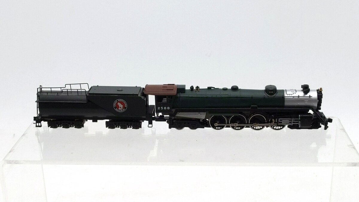 Con-Cor 0001-003801 N Scale Great Northern S2 4-8-4 Steam Loco & Tender #2588 EX/Box
