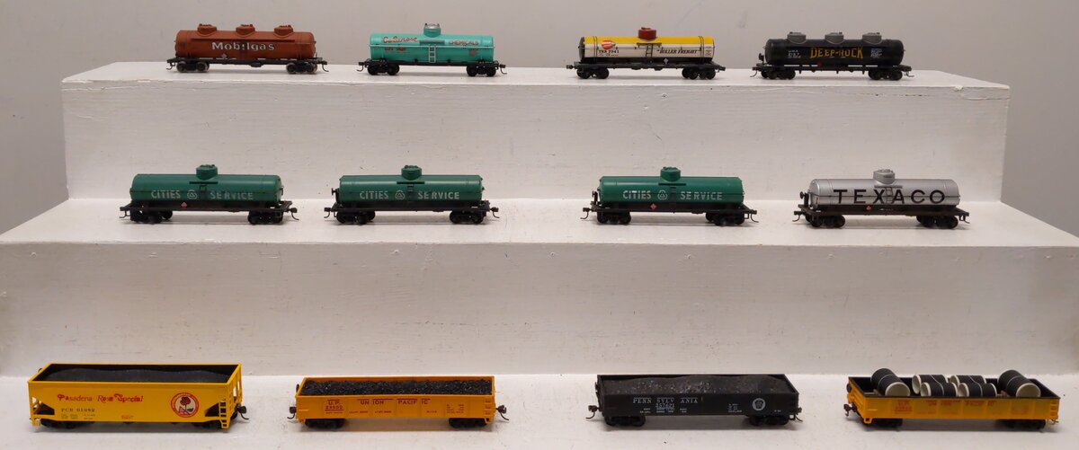 Assorted HO Scale Assorted Freight Car-Tank Cars, Hoppers, & Gondolas [12] EX