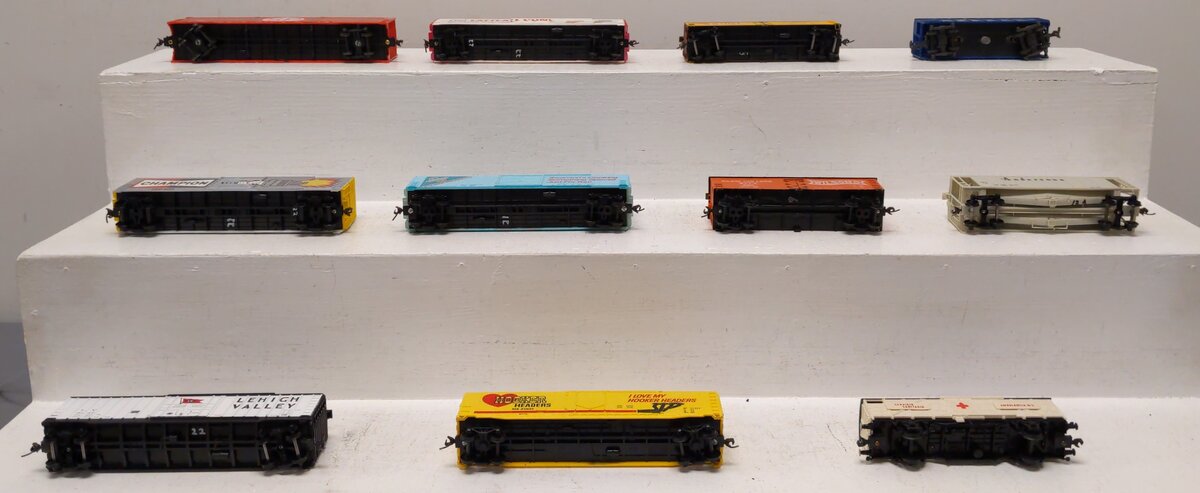 Assorted HO Assorted Freight-Boxcars, Reefer, Hopper, Cleaning, & Medical [11] EX