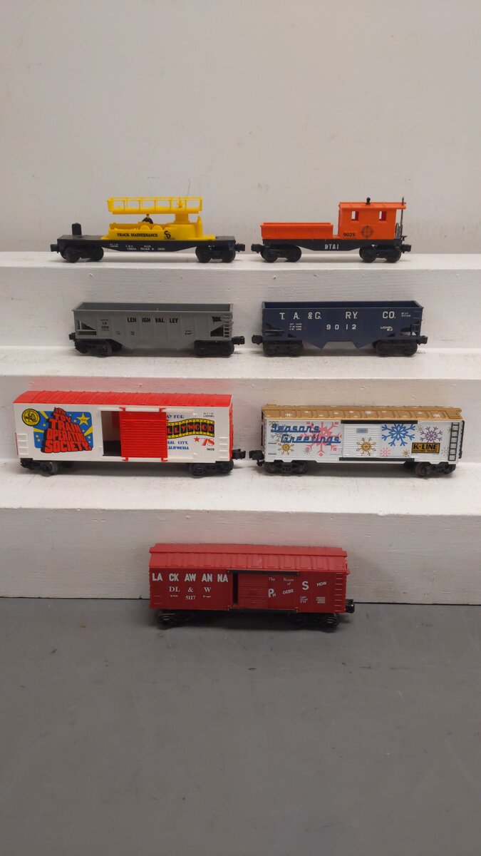 HO Scale Assorted Freight Cars [7] EX