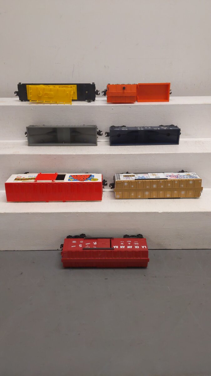 HO Scale Assorted Freight Cars [7] EX