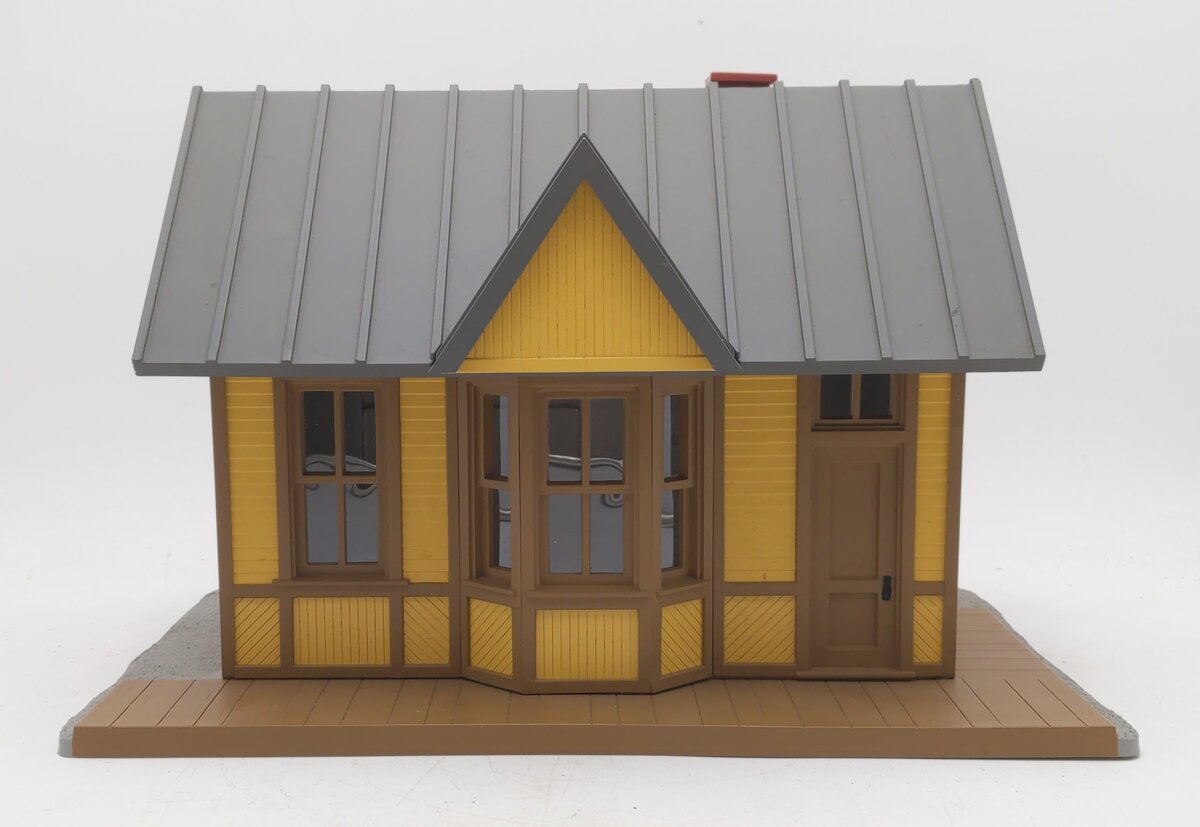 Aristo-Craft 7200 G Scale Passenger Depot EX