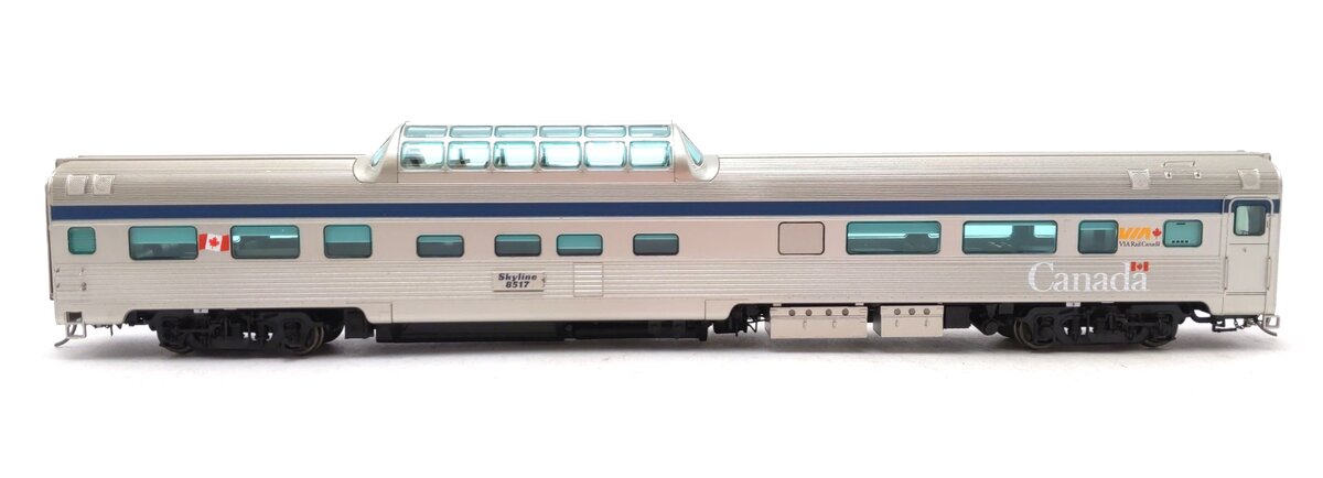 Rapido Trains 116051 HO VIA Rail Canada Budd Mid-Train Dome Car #8517