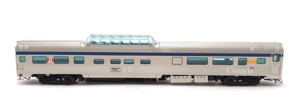 Rapido Trains 116048 HO VIA Rail Canada Budd Mid-Train Dome Car #8511