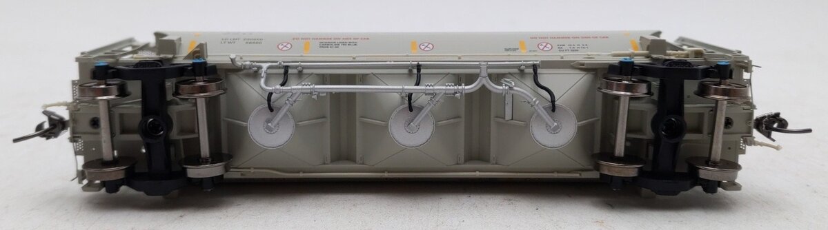 Atlas 20006852 HO Cargill Salt CLSX Trinity 3230 3-Bay Covered Hopper RTR #3211