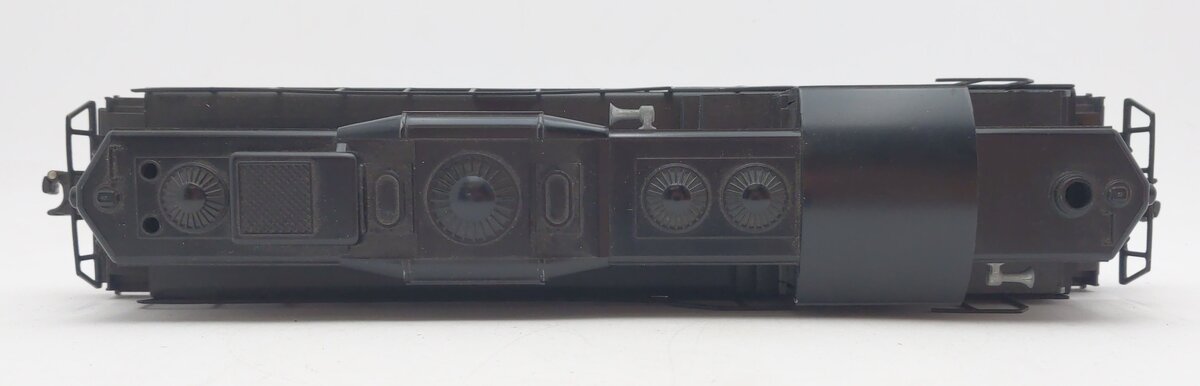 Lionel 6-8477 O Gauge New York Central GP9 Diesel Locomotive w/Horn #8477 EX/Box