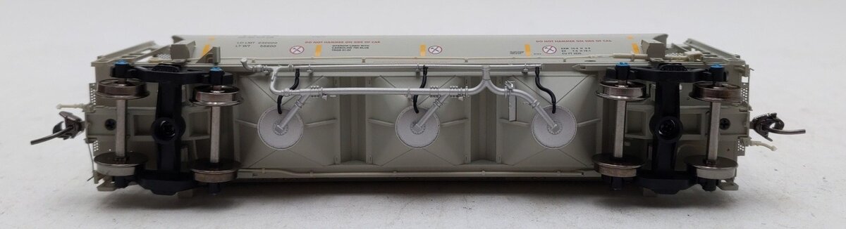 Atlas 20006850 HO Cargill Salt CLSX Trinity 3230 3-Bay Covered Hopper RTR #3203