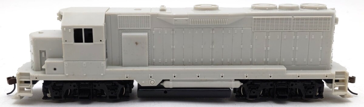 Bachmann 60711 HO Undecorated EMD GP35 Diesel Locomotive w/DCC