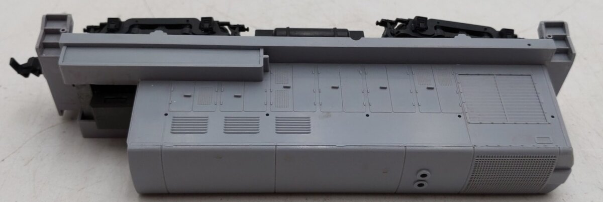 Walthers 932-1300 HO Undecorated Fairbanks-Morse H10-44 Diesel Locomotive