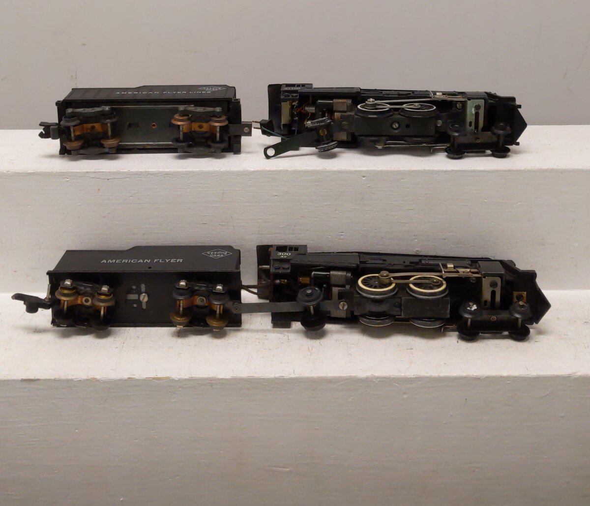 American Flyer Vintage S Reading Steam Locomotives & Tenders # 300AC & 21160 [2] EX