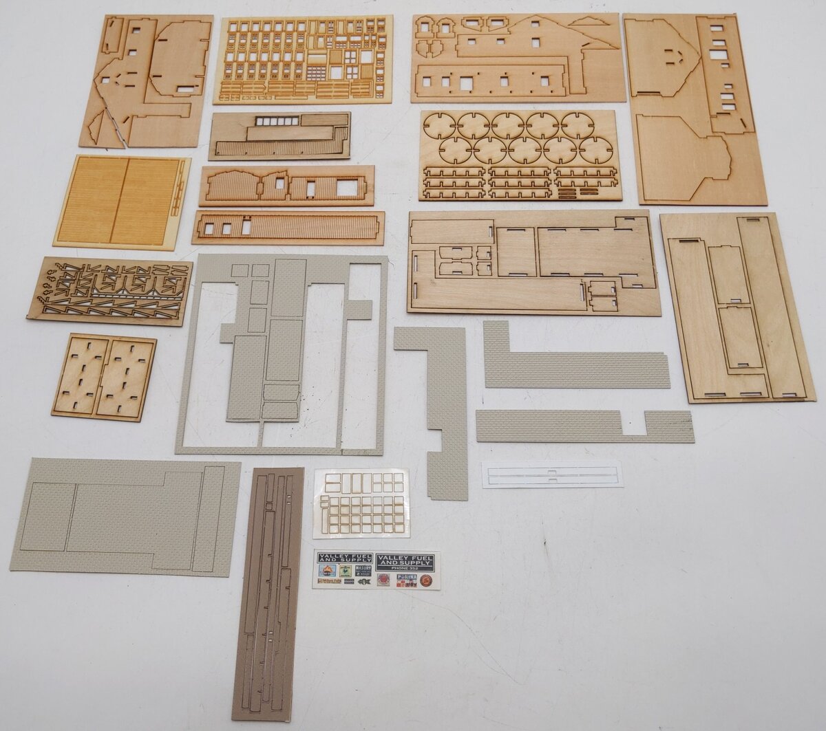 Branchline 893 N Scale Valley Fuel & Supply Kit EX/Box