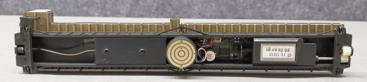 Walthers 2616 N Motorized 130' Turntable with DCC Built-ups Assembled