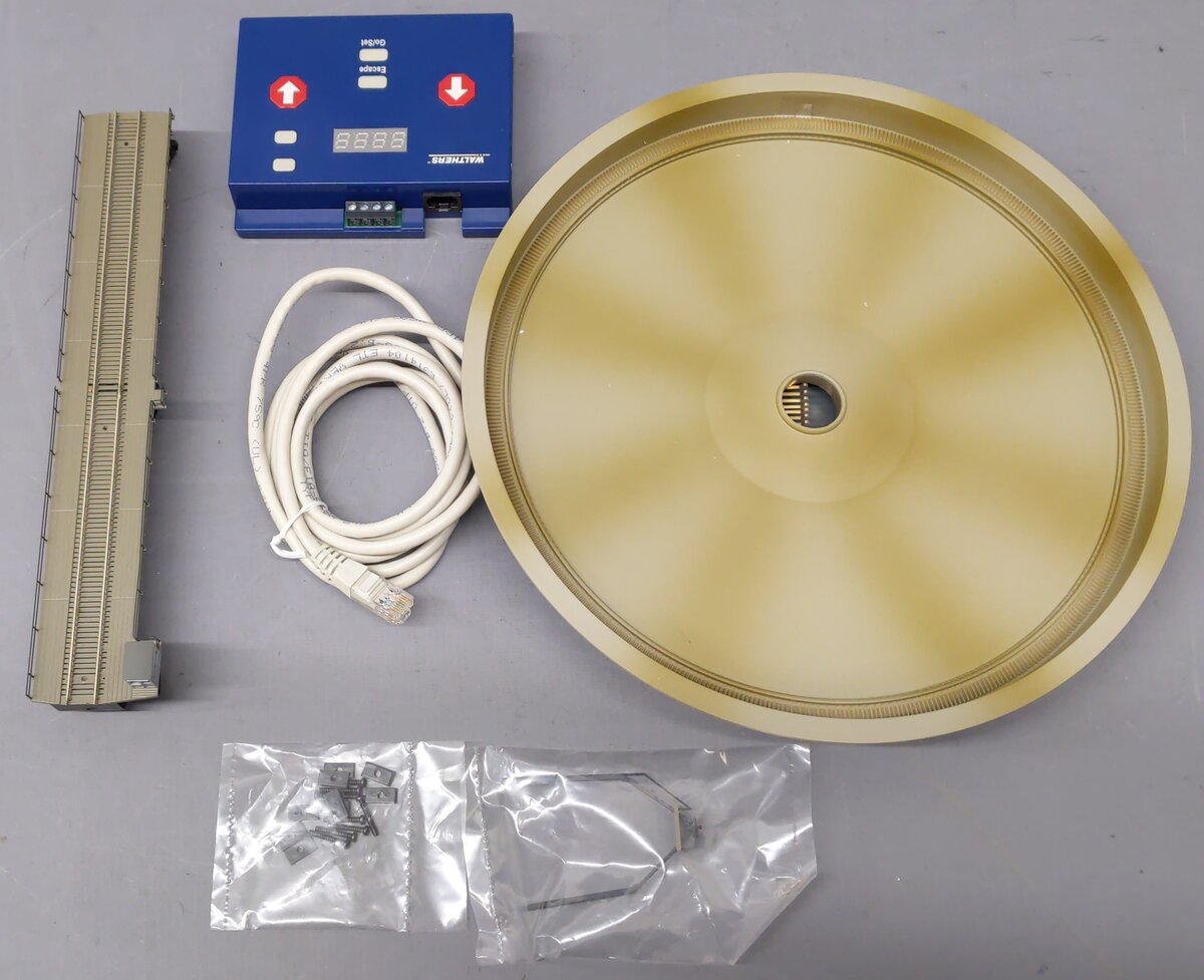 Walthers 2616 N Motorized 130' Turntable with DCC Built-ups Assembled