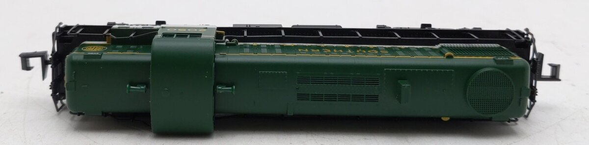 Atlas 42026 N Scale Southern RS-3 Diesel Locomotive #2050 LN/Box