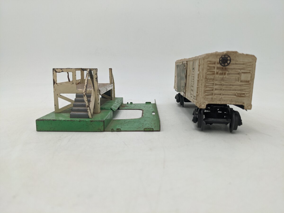 Lionel 3462 Vintage O Operating Milk Car w/ Platform VG