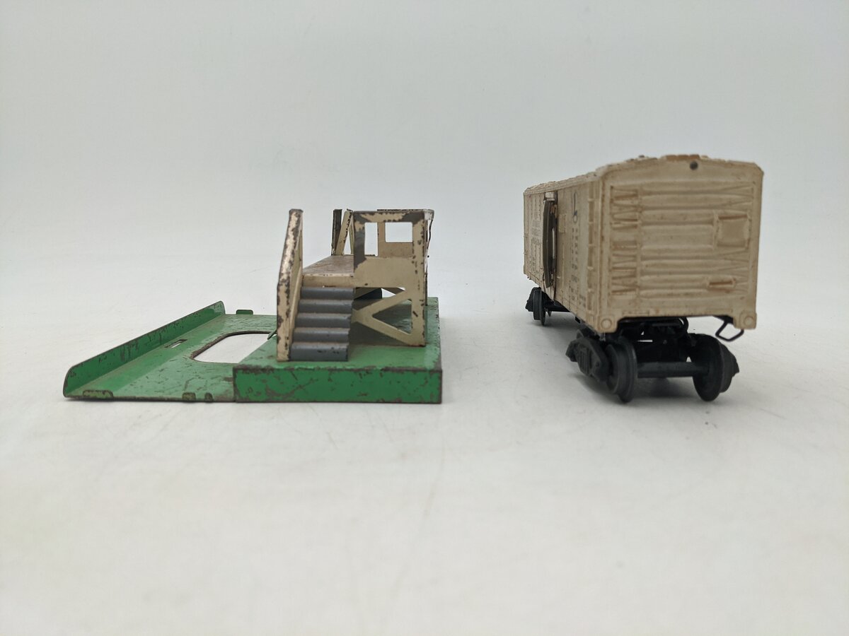 Lionel 3462 Vintage O Operating Milk Car w/ Platform VG