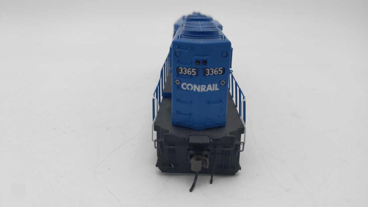 Atlas 10000958 HO Scale GP40-2 Conrail Diesel Locomotive #3365
