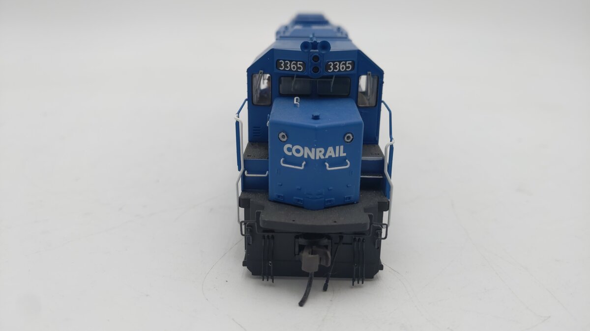 Atlas 10000958 HO Scale GP40-2 Conrail Diesel Locomotive #3365
