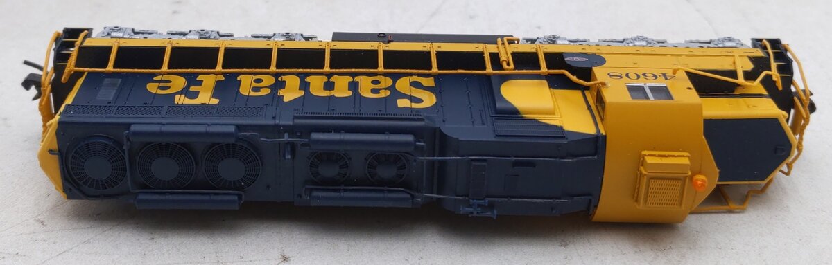 Atlas 40002868 N Santa Fe SD-26 Locomotive (with 1-piece Windshield) #4608