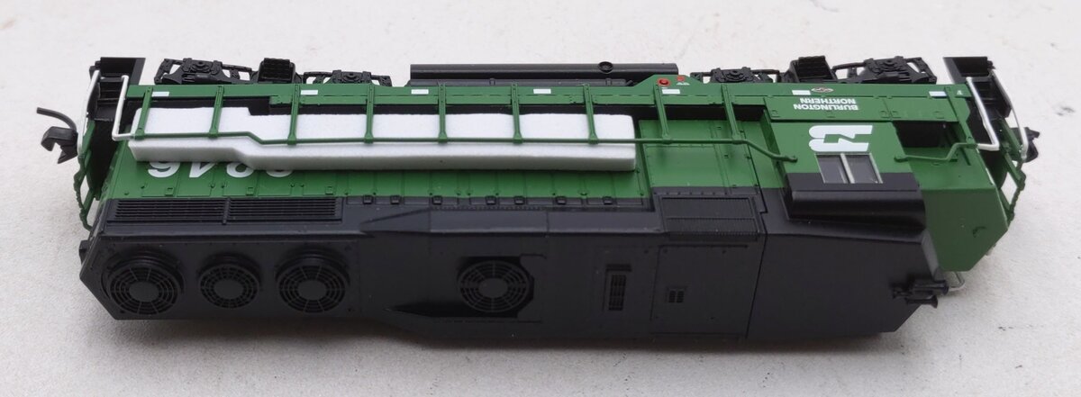 Atlas 40003758 N Burlington Northern GP30 Phase 1 Diesel Locomotive #2246
