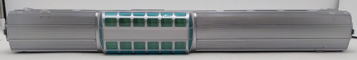 Atlas 3002153-2 O Western Pacific "Silver Feather" Vista Dome-Chair Car (2 Rail) EX/Box
