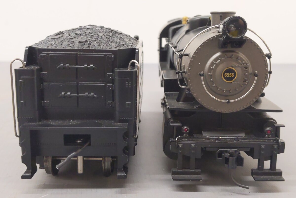 Weaver 1800-S O Pennsylvania 0-8-0 Steam Locomotive and Tender #6556 (2-Rail) EX/Box