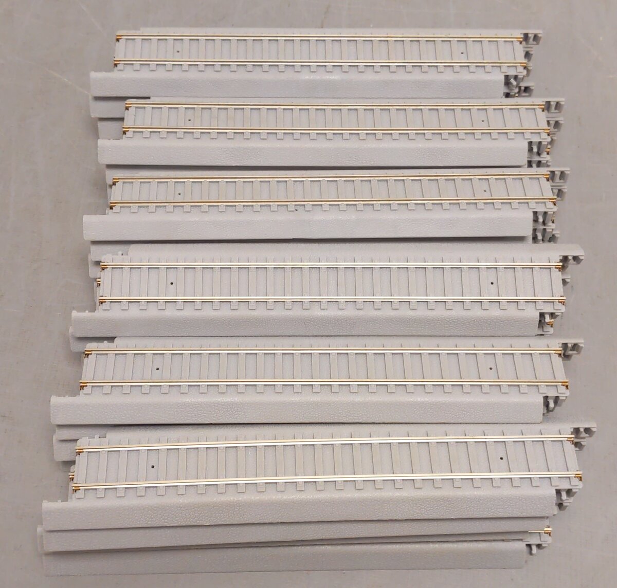Life Like HO 583055 9" Straight Track [24] LN