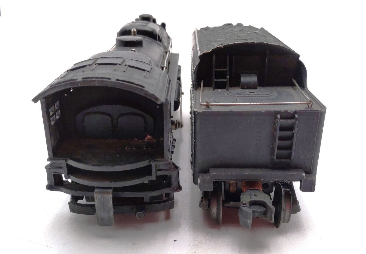 Lionel 2026 Vintage O 2-6-2 Die-Cast Steam Locomotive w/6466WX Tender VG