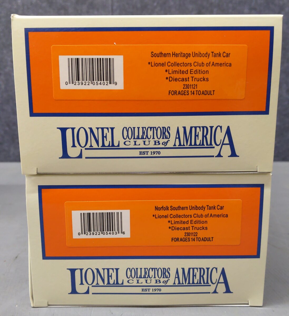 Lionel 2301120 O Gauge Unibody Tank Car (Pack of 2) LN/Box