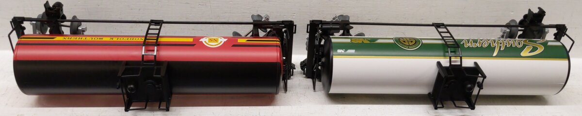 Lionel 2301120 O Gauge Unibody Tank Car (Pack of 2) LN/Box