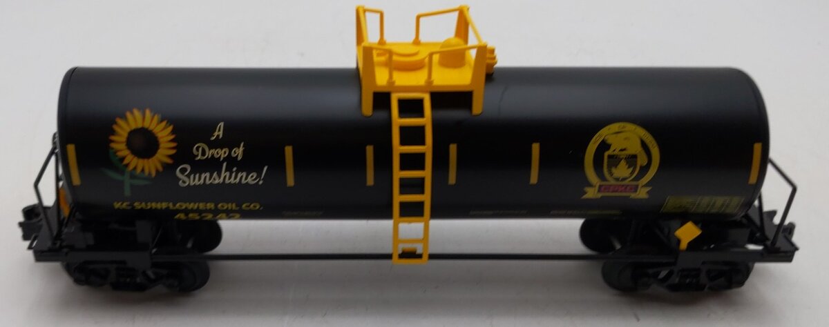 Lionel 2401100 O Gauge CPKC Sunflower Oil Tank Car #45242 LN/Box