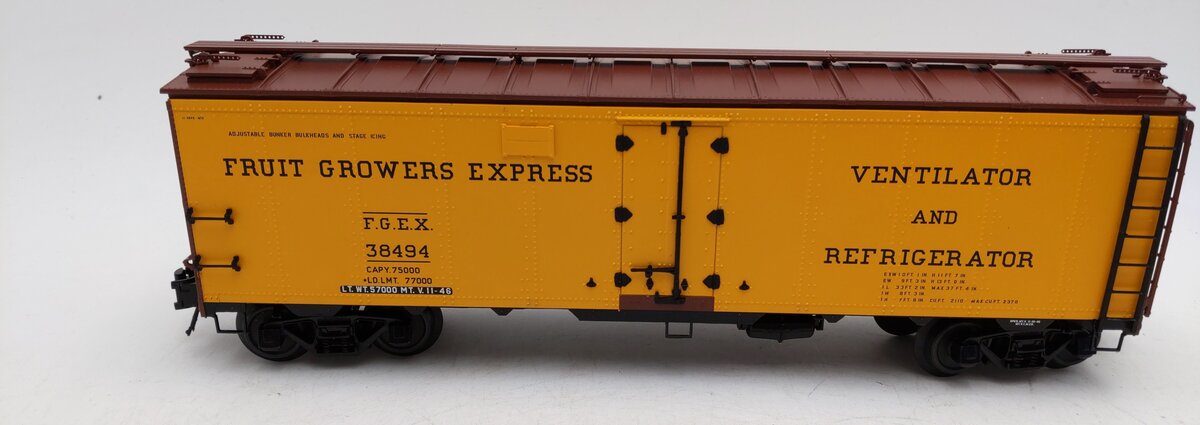 Atlas 3003903-1 O Scale Fruit Growers Express Refrigerator Car #38494 LN/Box