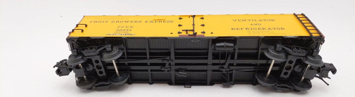 Atlas 3003903-1 O Scale Fruit Growers Express Refrigerator Car #38494 LN/Box
