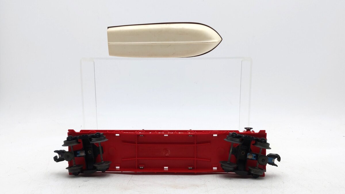 Lionel 6801 Vintage O Lionel Flatcar with Brown & White Boat EX/Box