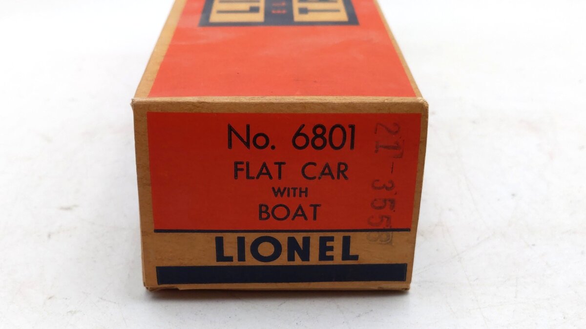 Lionel 6801 Vintage O Lionel Flatcar with Brown & White Boat EX/Box