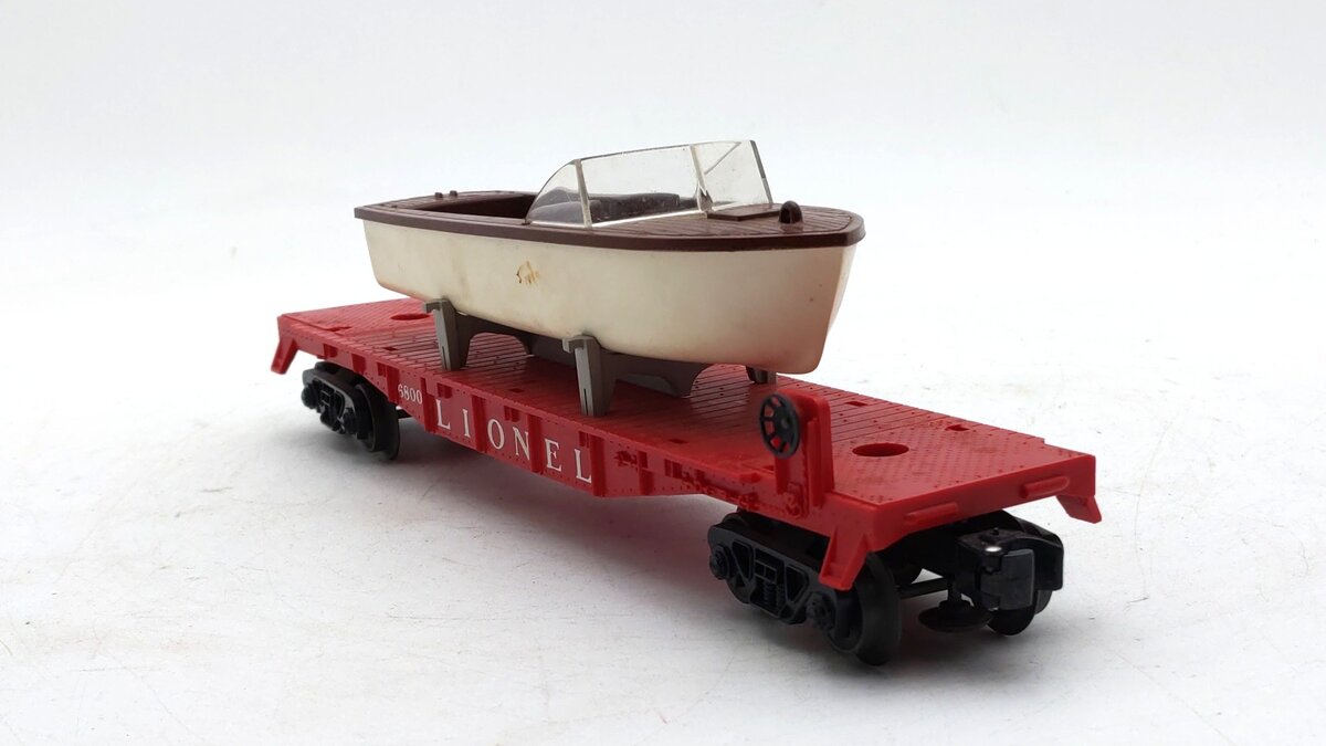 Lionel 6801 Vintage O Lionel Flatcar with Brown & White Boat EX/Box