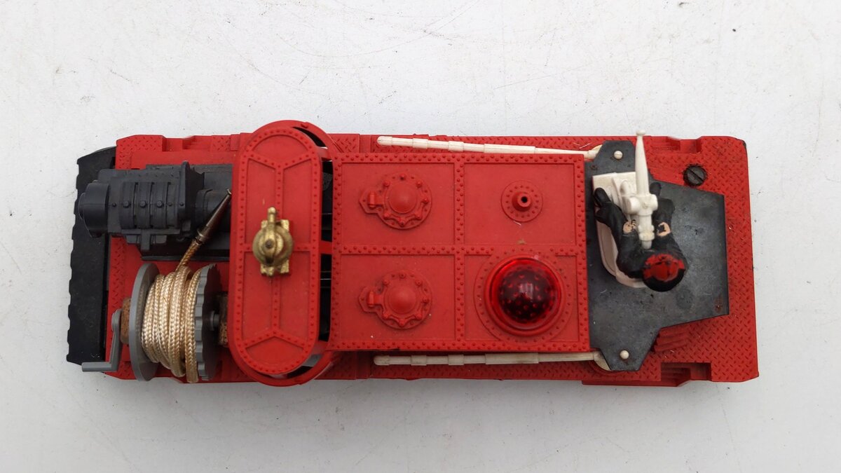 Lionel 52 Vintage O Motorized Fire Car VG