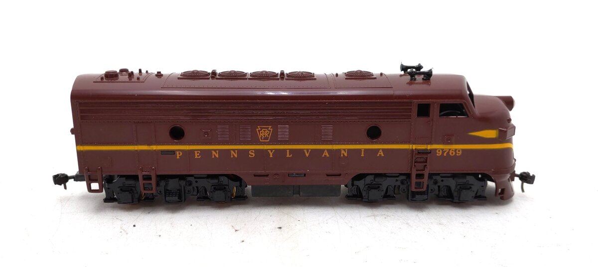 Mantua 402-20 HO Scale PRR F-7 Diesel Locomotive #9769 LN/Box