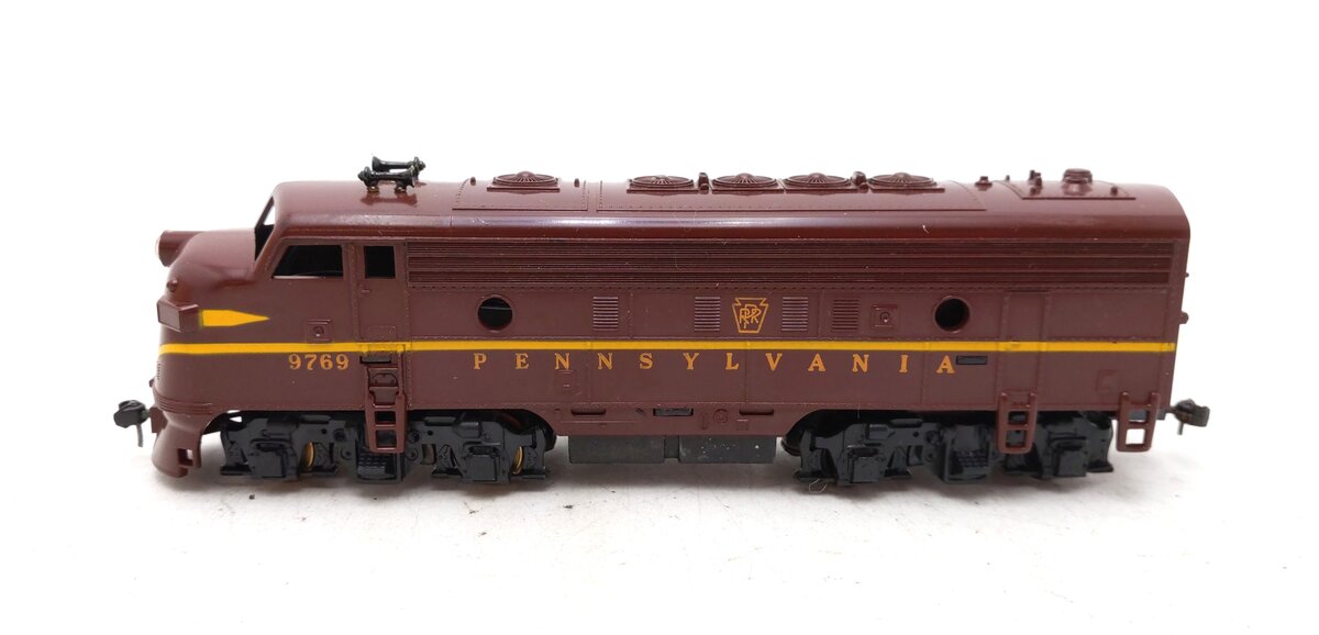 Mantua 402-20 HO Scale PRR F-7 Diesel Locomotive #9769 LN/Box