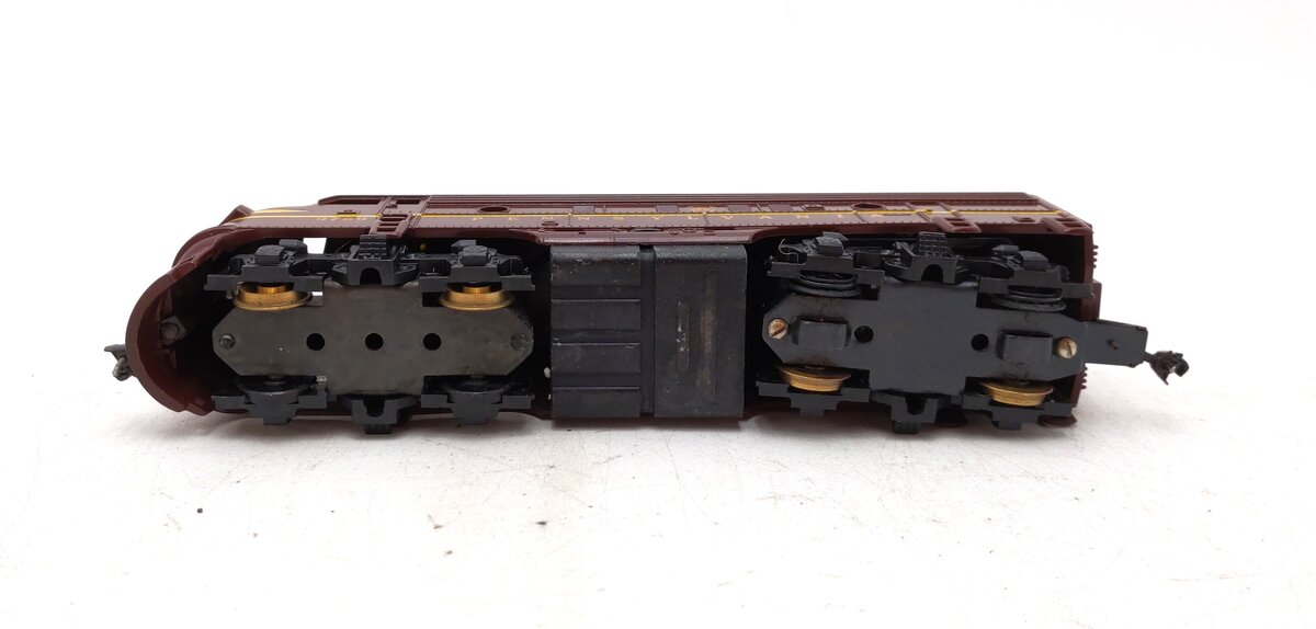Mantua 402-20 HO Scale PRR F-7 Diesel Locomotive #9769 LN/Box