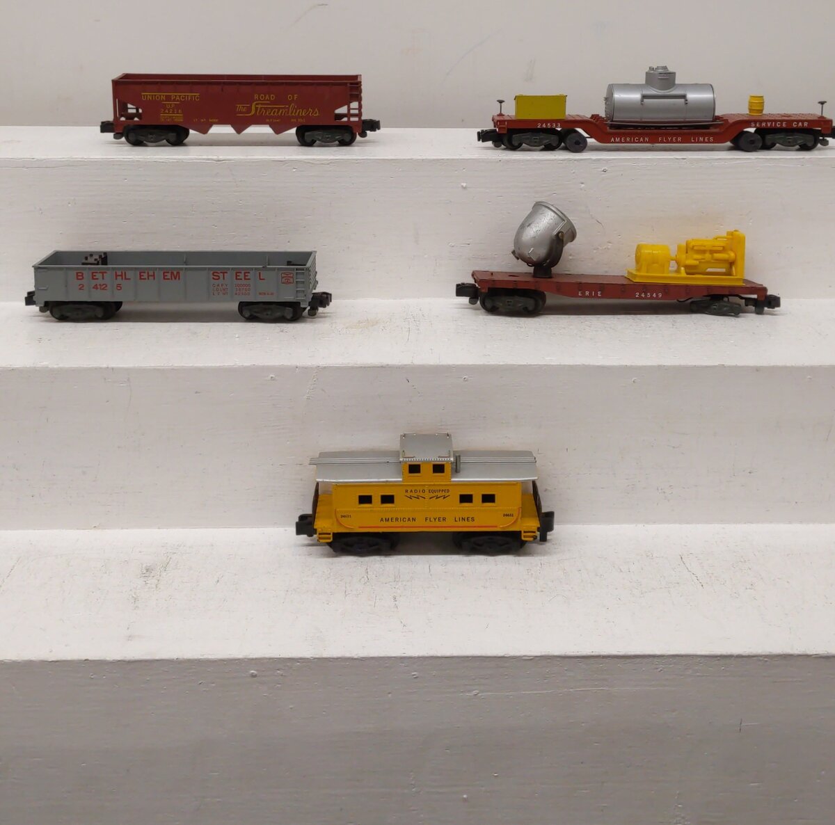 American Flyer Vintage S Freight Cars # 24533, 24216, 24549, 24125 & 24631 [5] EX