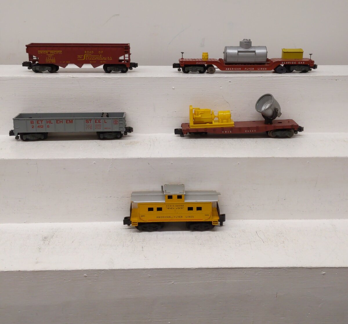 American Flyer Vintage S Freight Cars # 24533, 24216, 24549, 24125 & 24631 [5] EX