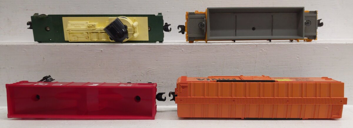 Lionel O Gauge Assorted Freight Cars: 16664, 9345, 9745, 9013 [4] VG