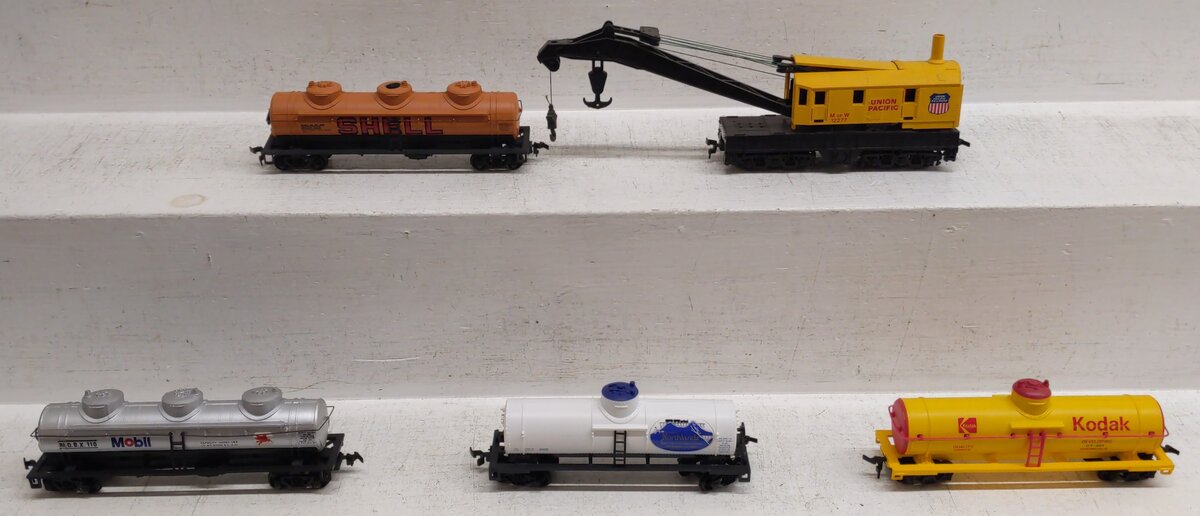 Assorted Bachmann HO Scale Tank and Crane Cars [5] EX