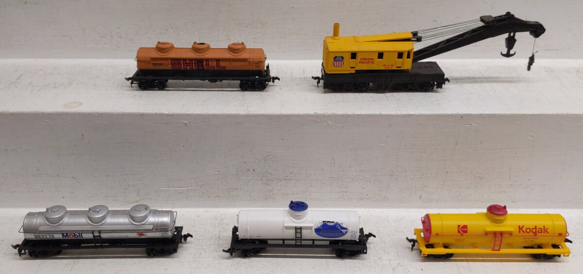 Assorted Bachmann HO Scale Tank and Crane Cars [5] EX