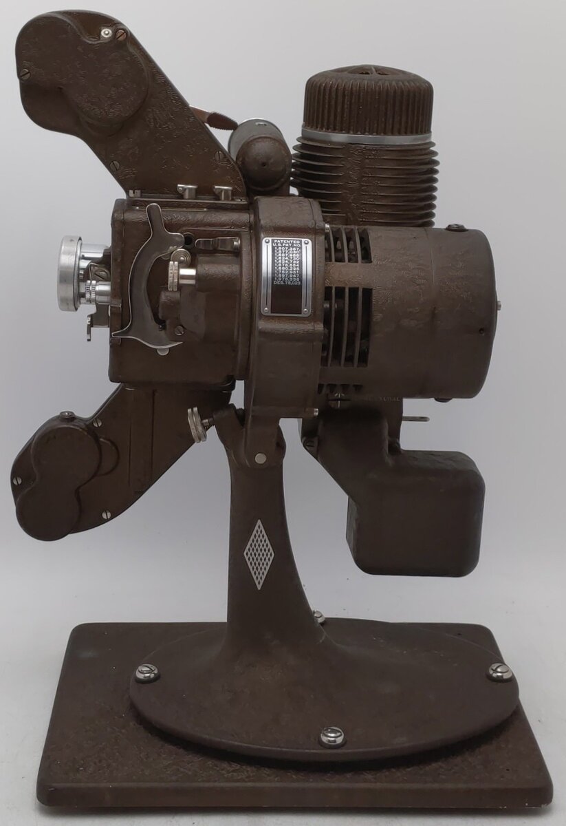 Bell & Howell Vintage Filmo 16 mm Filmaster Projector w/ Carrying Case VG