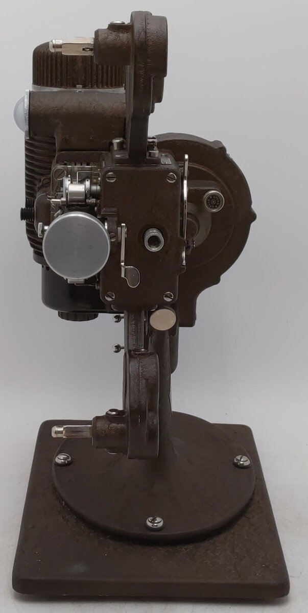 Bell & Howell Vintage Filmo 16 mm Filmaster Projector w/ Carrying Case VG